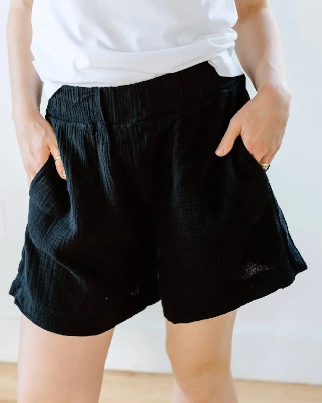 Modern Casual Clothing Gilma Shorts In Black