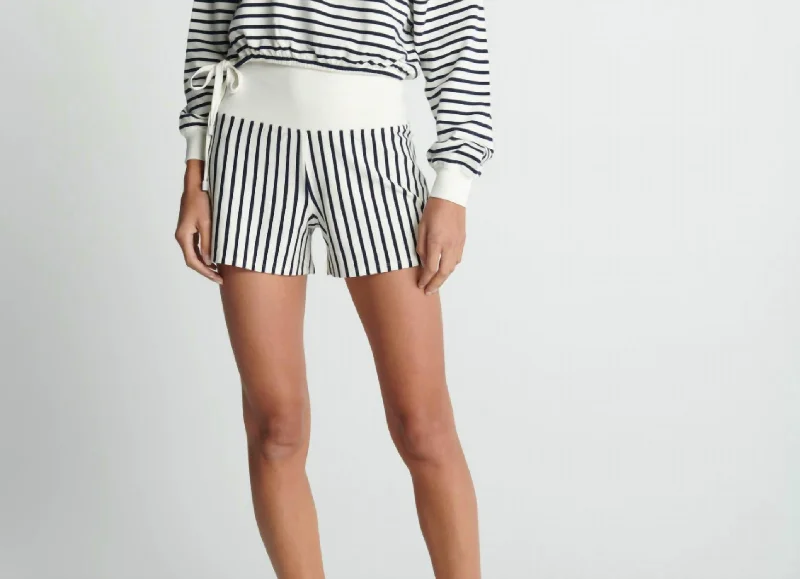 Boutique Styles Dex Short In Black/white Stripe