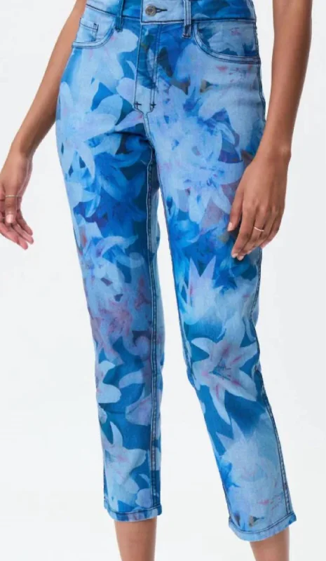 Chic Wardrobe Essentials Floral Pants In Light Blue