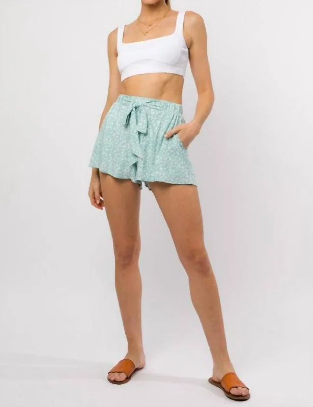 Chic Styles The Daisy Shorts In Sage White