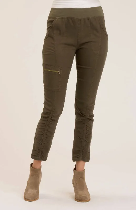 Weekend Exclusive Twill Malanda Pant In Olive