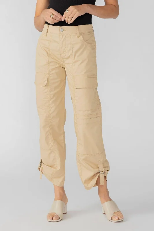 Boutique Styles Cali Cargo Standard Rise Pant In True Khaki